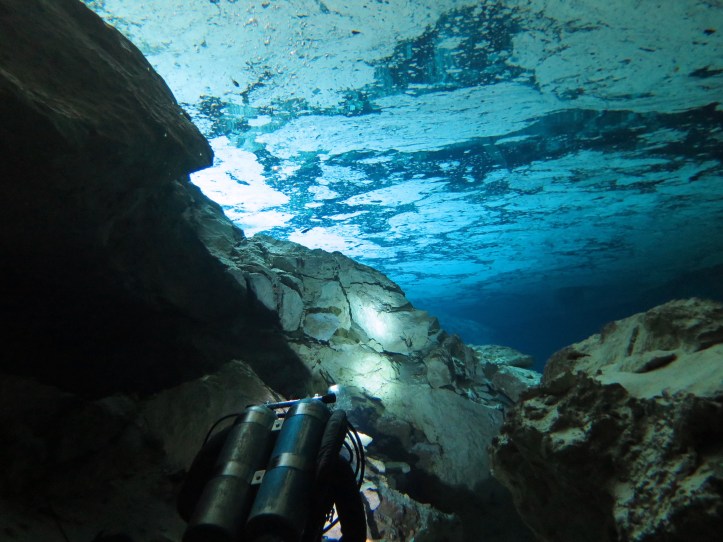 Közteledve a másik cenote kijáratához