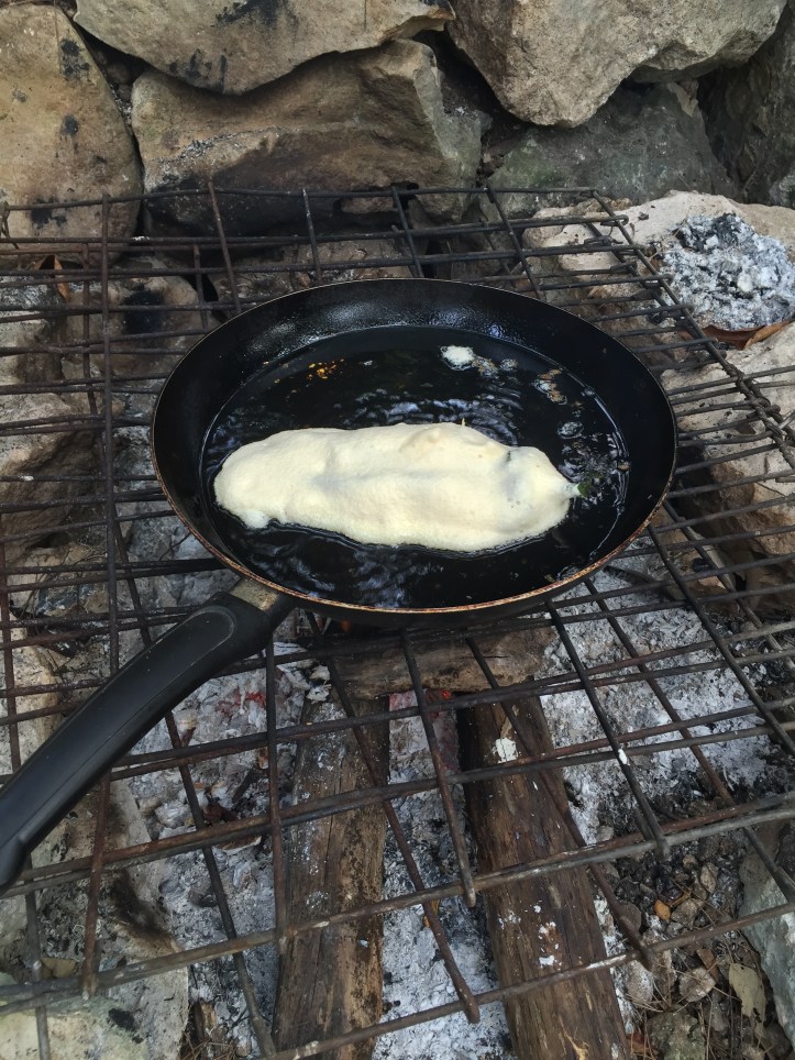 Sül a sajttal töltött, tempurázott hatalmas chili